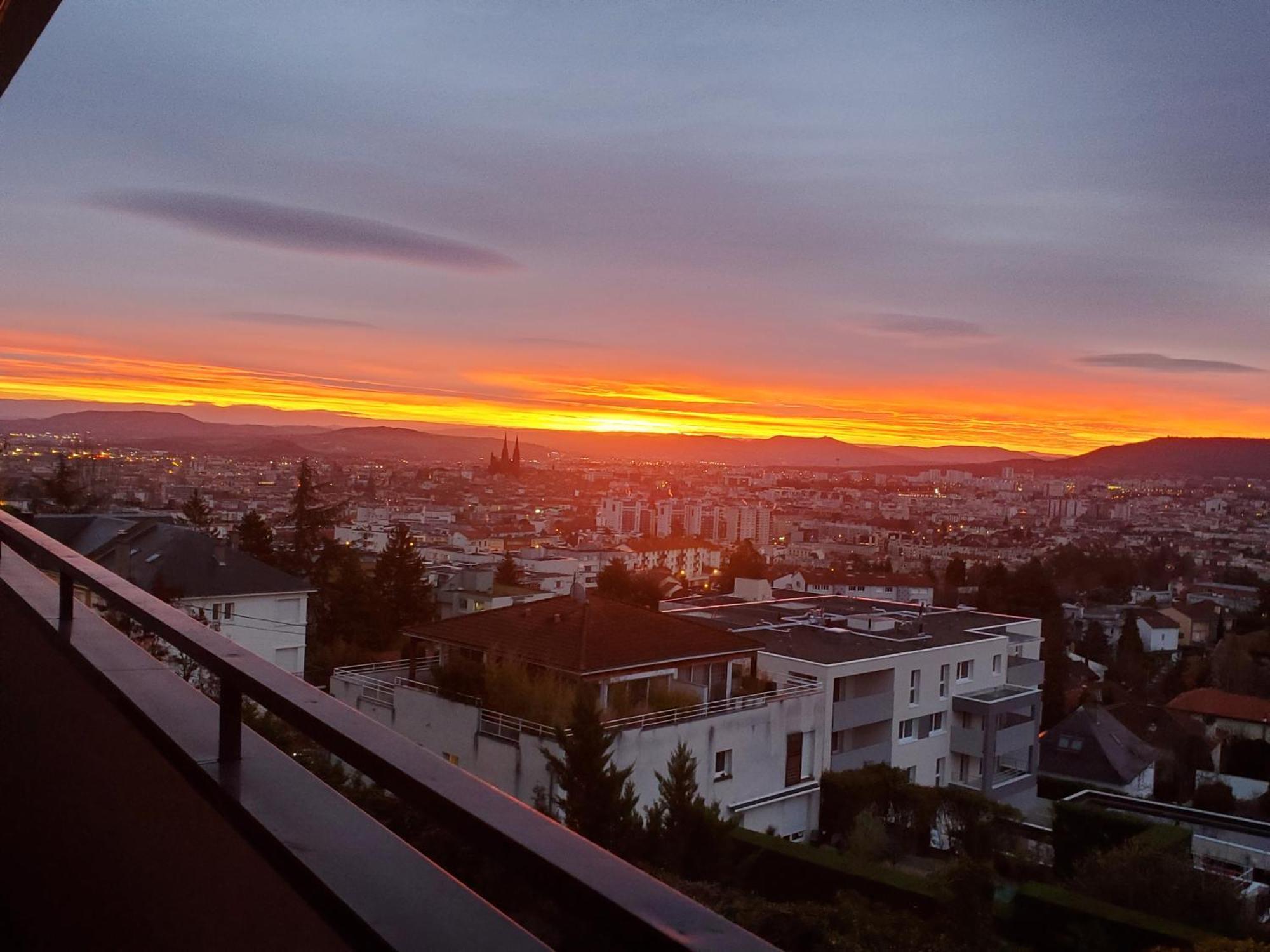 Entre Ville Et Nature - Les Hauts De Clermont Avec Garage Gratuit المظهر الخارجي الصورة